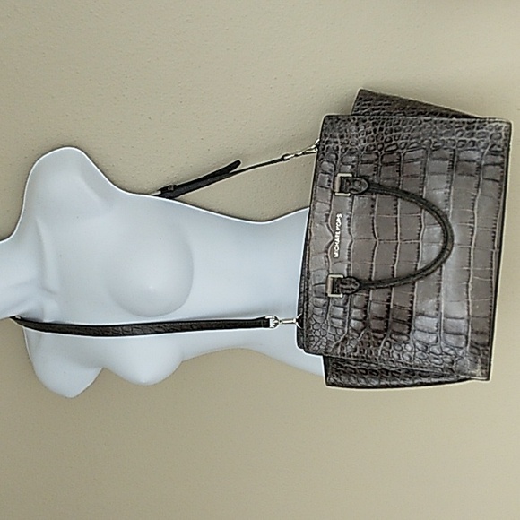 Michael Kors Large Selma Croc Embossed Satchel with wall… - Picture 11 of 16